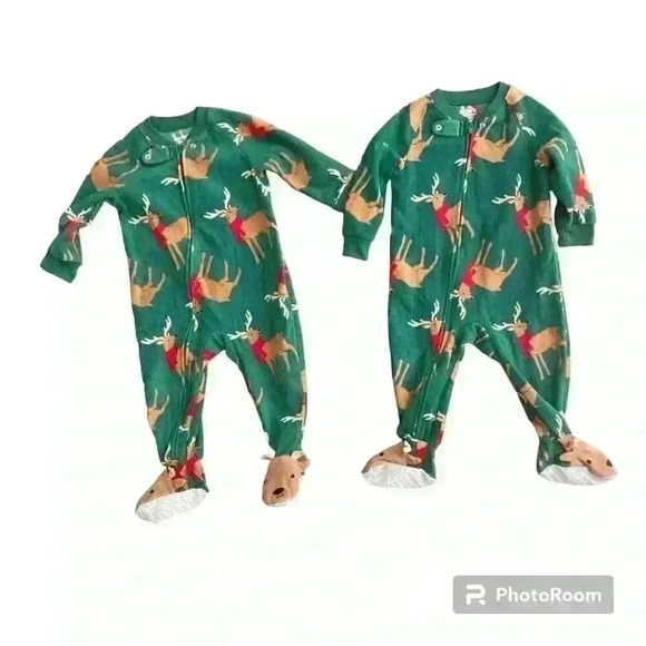 TWINS Christmas Size 12 months Carter's Reindeer Fleece Cotton Pajamas Set of 2 - Picture 1 of 7